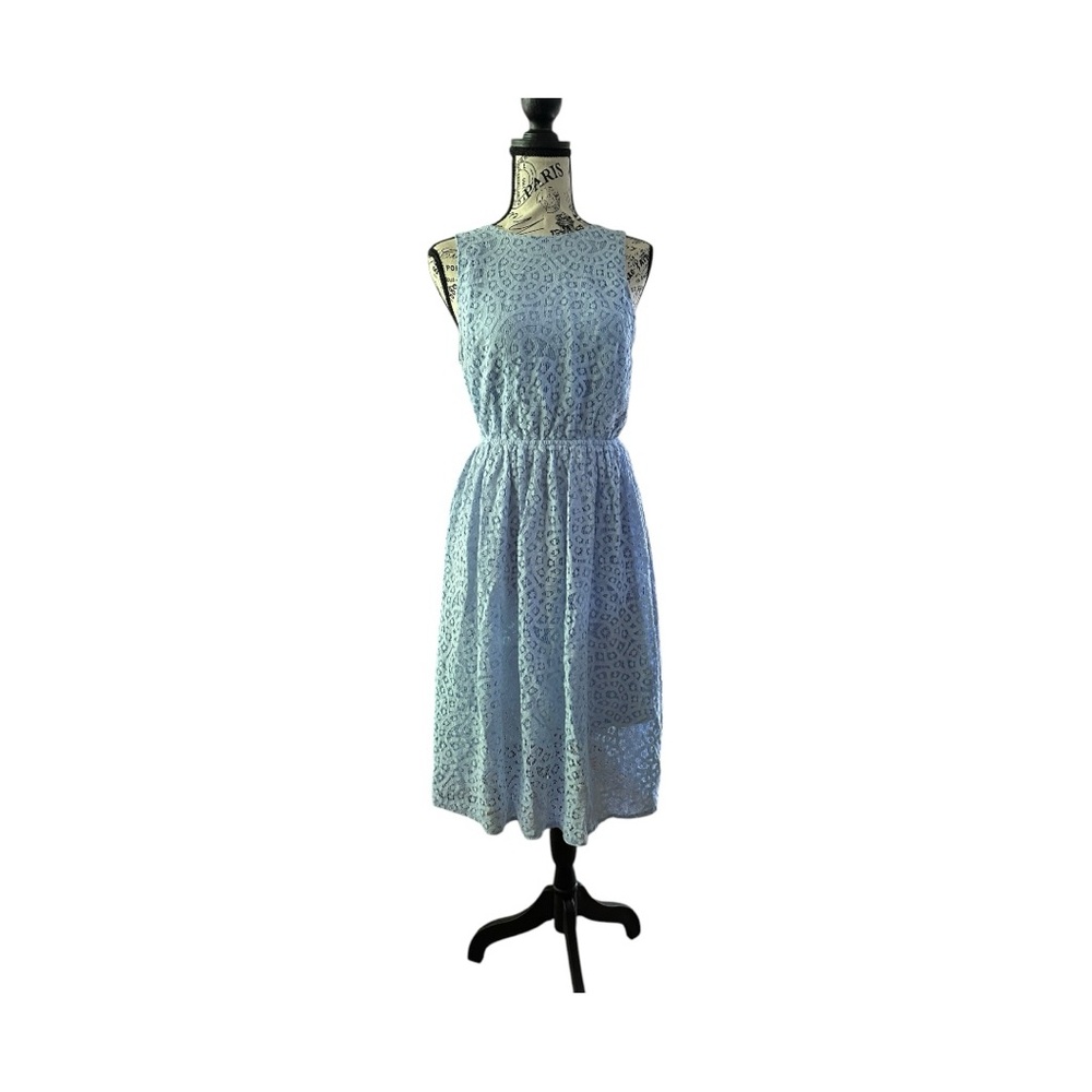 Chic Blue Midi Dress with Elegant Design Size Medium